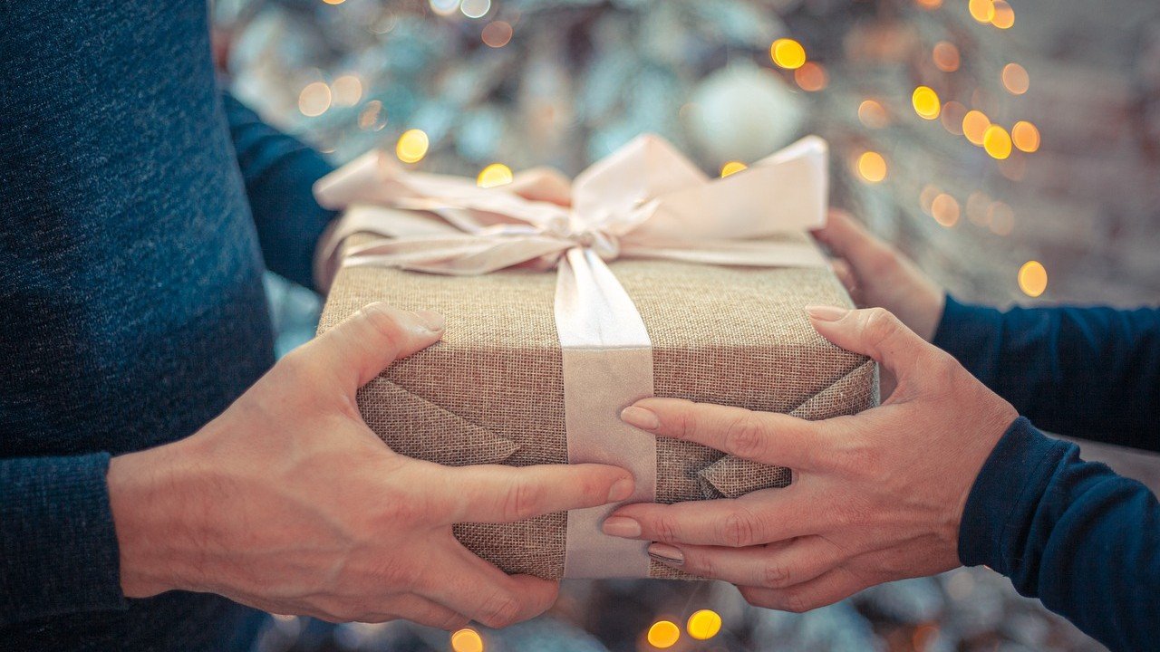 як дарувати подарунки