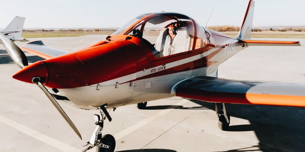 foto 4 Політ на одномісному літаку SkyLeader 200
