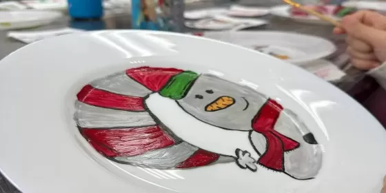 Розпис декоративної тарілки 