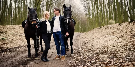 Кінна прогулянка лісом