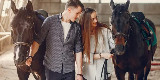 Кінна прогулянка для двох та пікнік